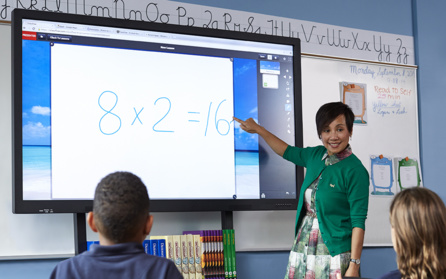 Utilisation de l'écran interactif ActivePanel dans l'éducation Utilisation de l'écran interactif ActivePanel dans l'éducation