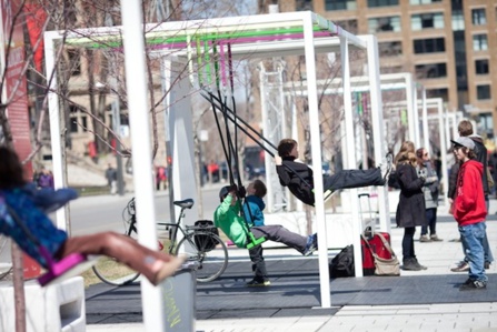 Les 21 balançoires musicales à Montréal Les 21 balançoires musicales à Montréal