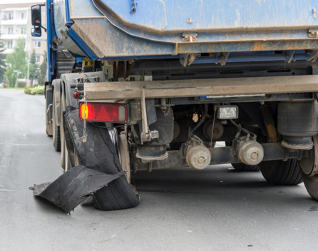 Eclatement pneu camion Eclatement pneu camion