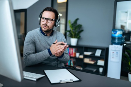 Comment fonctionne la téléassistance pour seniors ?