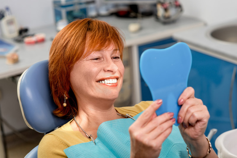 Implant dentaire : le sourire retrouvé