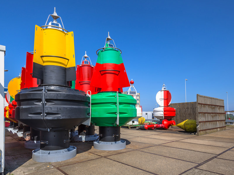 Balises de signalisation en mer