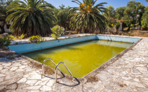 réhabiliter une piscine abandonnée